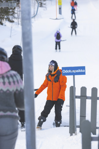 Levi Ski Resort rinnetyöntekijä kuva Kittilan kunta Timo Veijalainen print