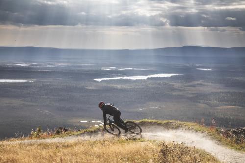 Alamäki pyöräilijä, Kittilä