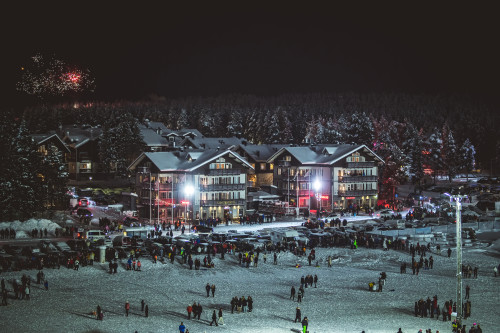 ilotulitus ihmisia levin keskustassa kittilan kunta kuva marko vasara print