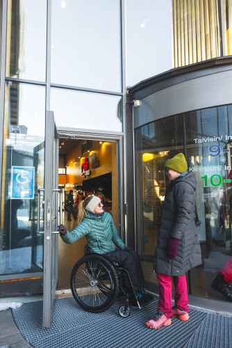 Esteettomyys ZeroPointin ovella kuva Kittilän kunta Timo Veijalainen web