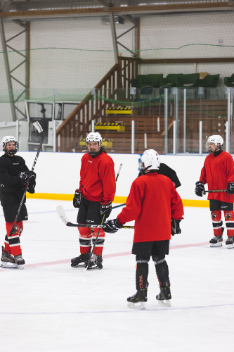 Jaakiekko pelaajia kuva Kittilän kunta Timo Veijalainen web