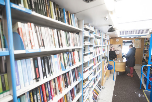 Kirjastoauto sisalta kuva Kittilän kunta Timo Veijalainen web