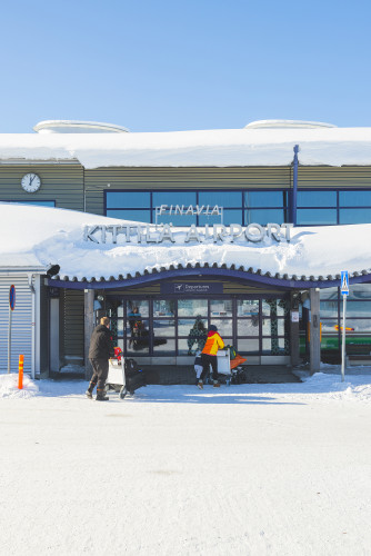 Kittilan lentoasema sisaankaynti matkustajia kuva Kittilan kunta Timo Veijalainen web