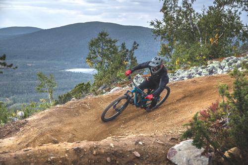 Alamäkipyöräilijä, tunturi, Kittilä