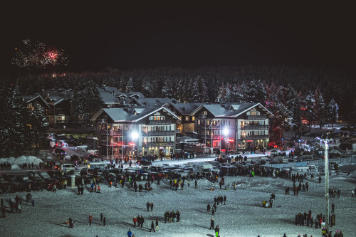 ilotulitus ihmisia levin keskustassa kittilan kunta kuva marko vasara web