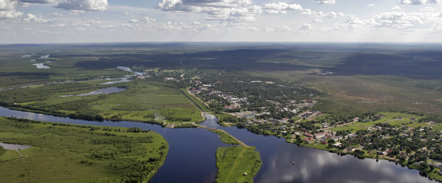 Ounasjoki muokkaa maisemaa Kittilässä.